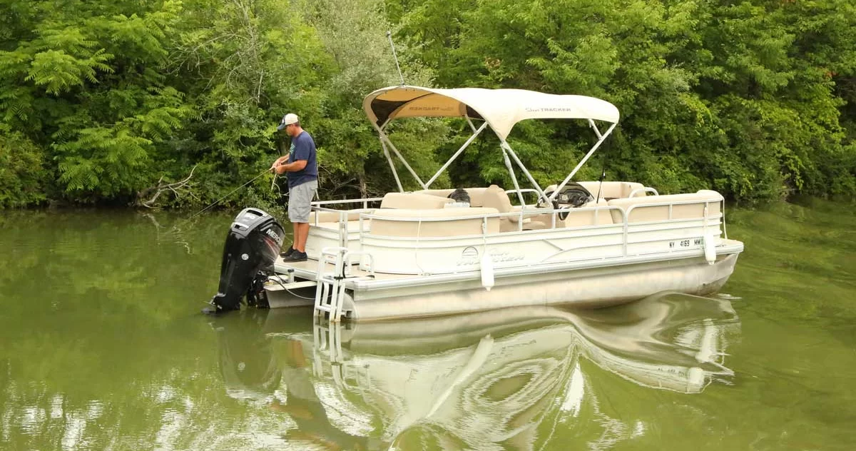 Discover The Joys Of Pontoon Boating With These Essential Tips